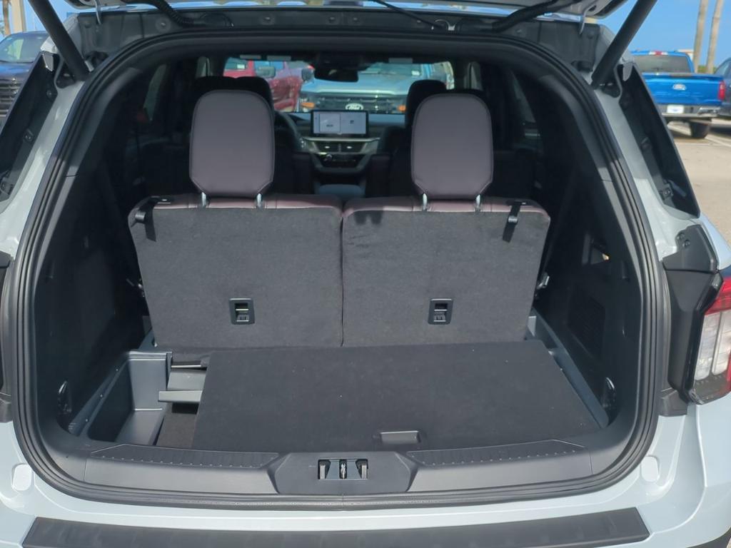 new 2025 Ford Explorer car, priced at $55,534
