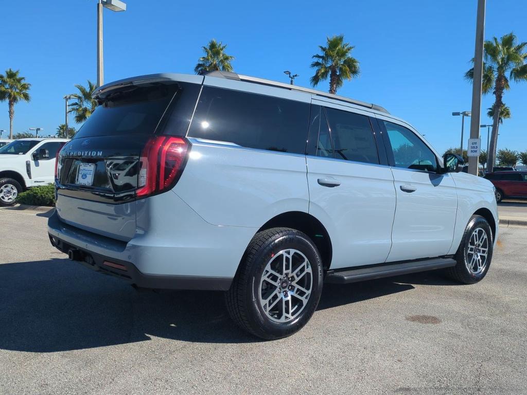 new 2025 Ford Expedition car, priced at $70,340
