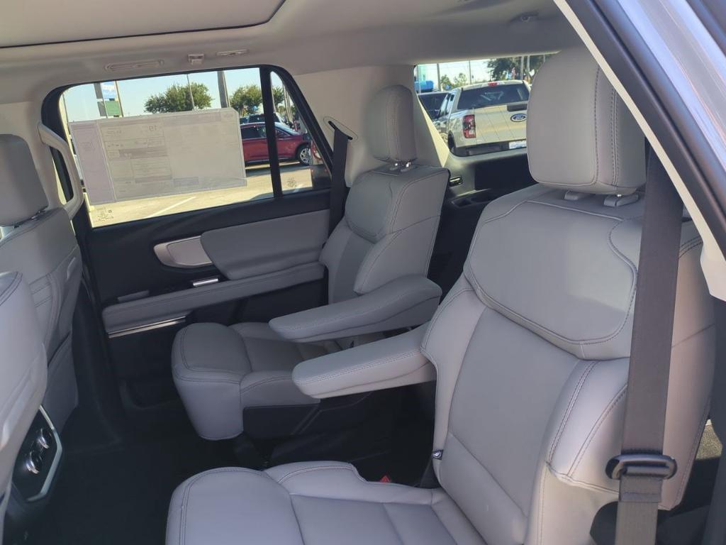 new 2025 Ford Expedition car, priced at $70,340