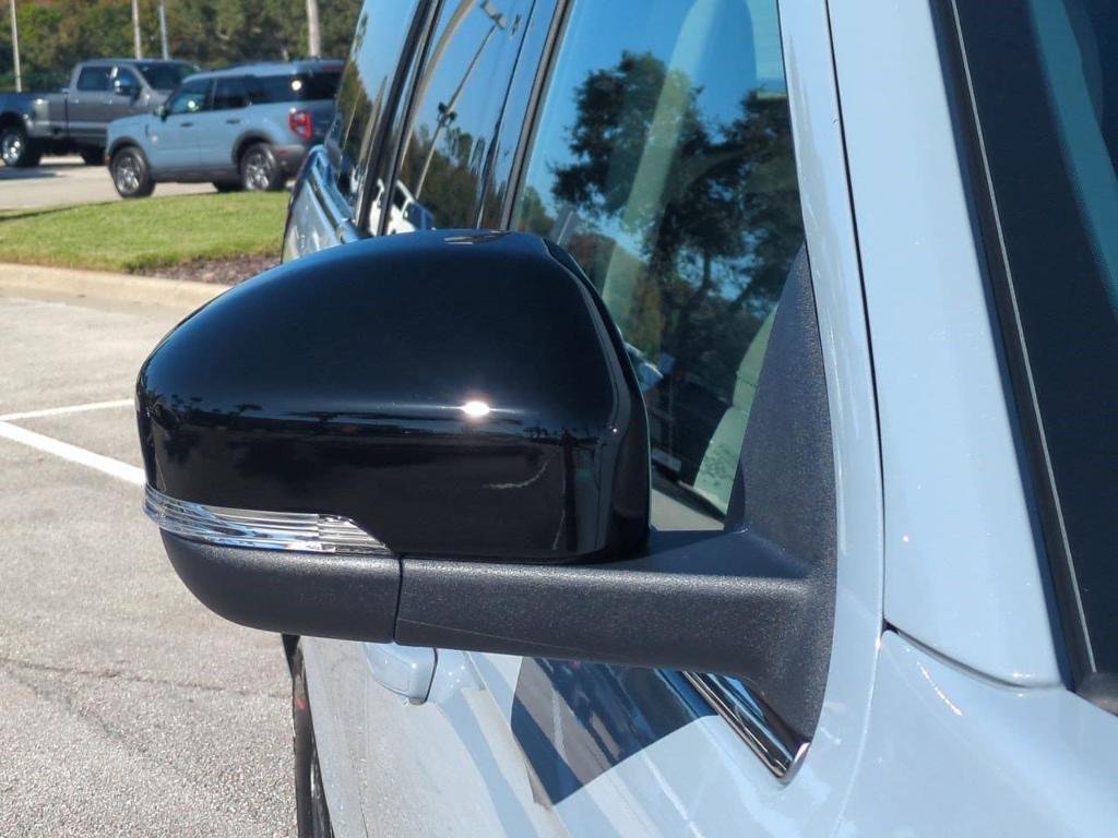 new 2025 Ford Expedition car, priced at $70,340