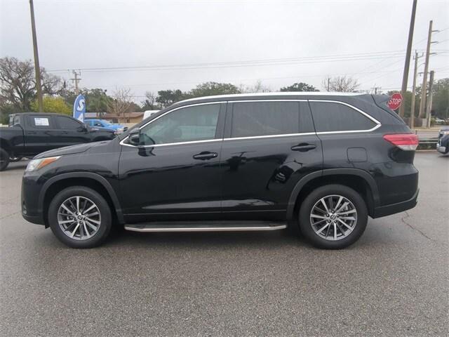 used 2018 Toyota Highlander car, priced at $27,492