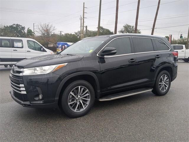 used 2018 Toyota Highlander car, priced at $27,492