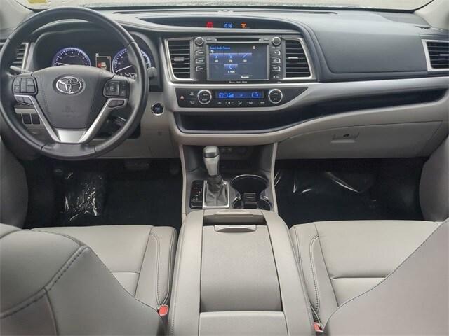 used 2018 Toyota Highlander car, priced at $27,492