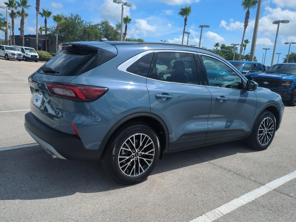new 2025 Ford Escape car, priced at $37,490