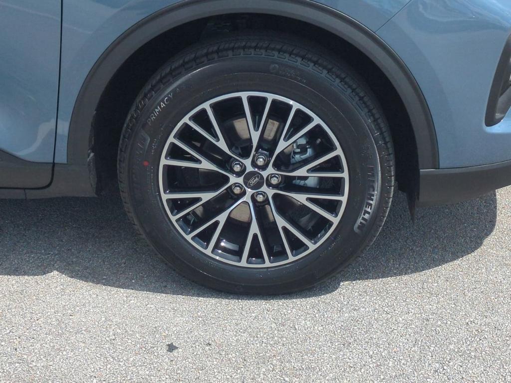 new 2025 Ford Escape car, priced at $37,490