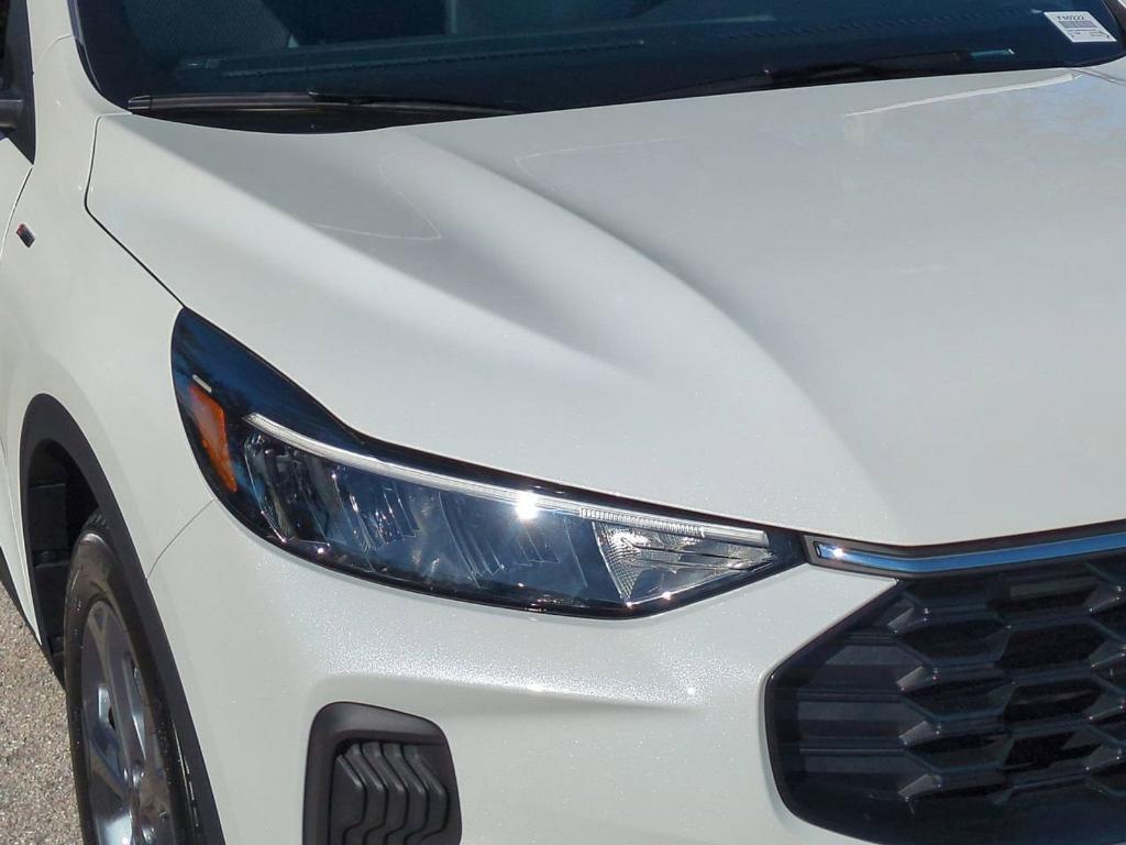 new 2025 Ford Escape car, priced at $30,516