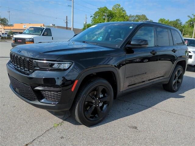 used 2023 Jeep Grand Cherokee car, priced at $36,999