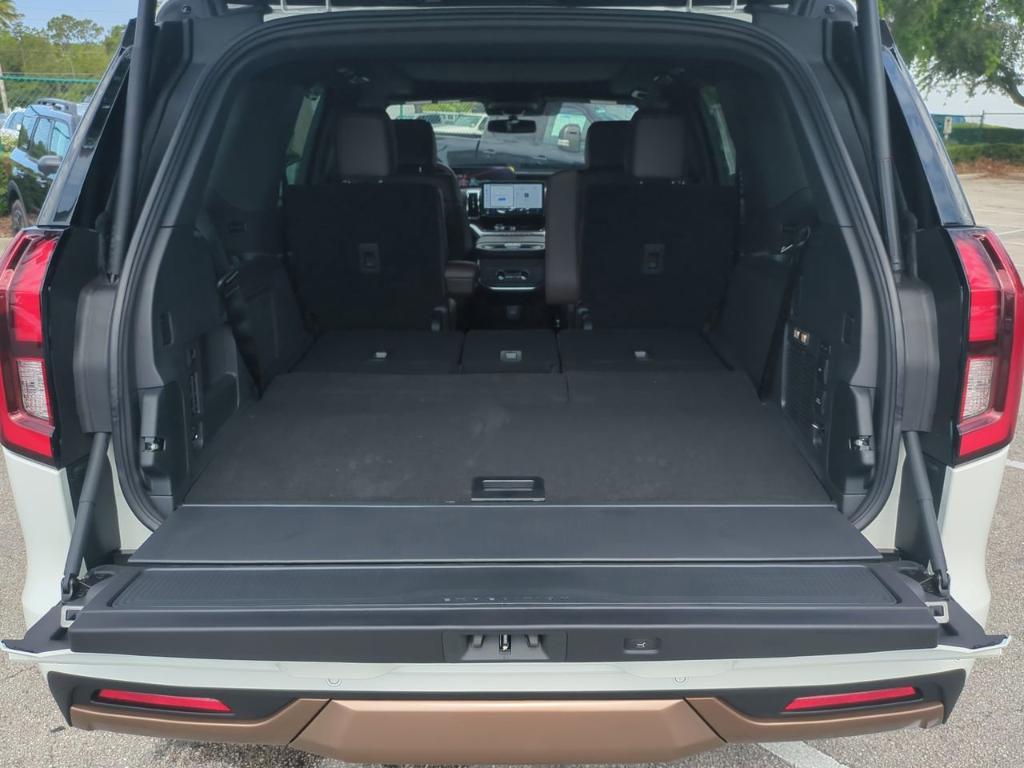 new 2025 Ford Expedition car, priced at $86,645