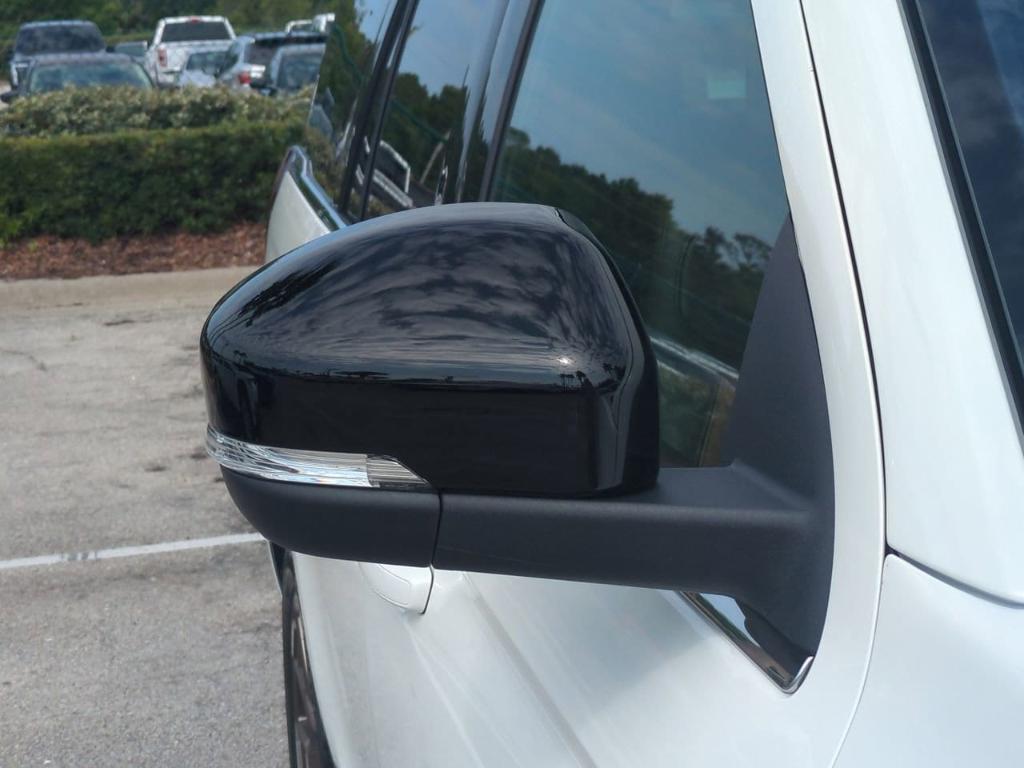 new 2025 Ford Expedition car, priced at $86,645