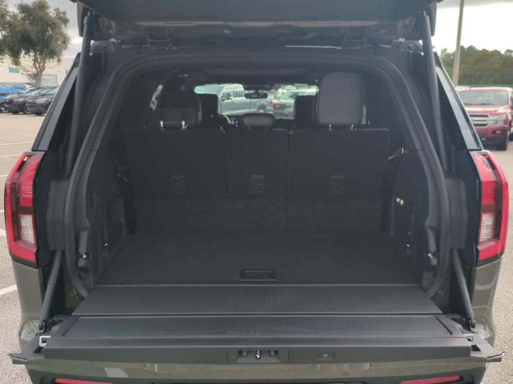 new 2025 Ford Expedition car, priced at $86,358