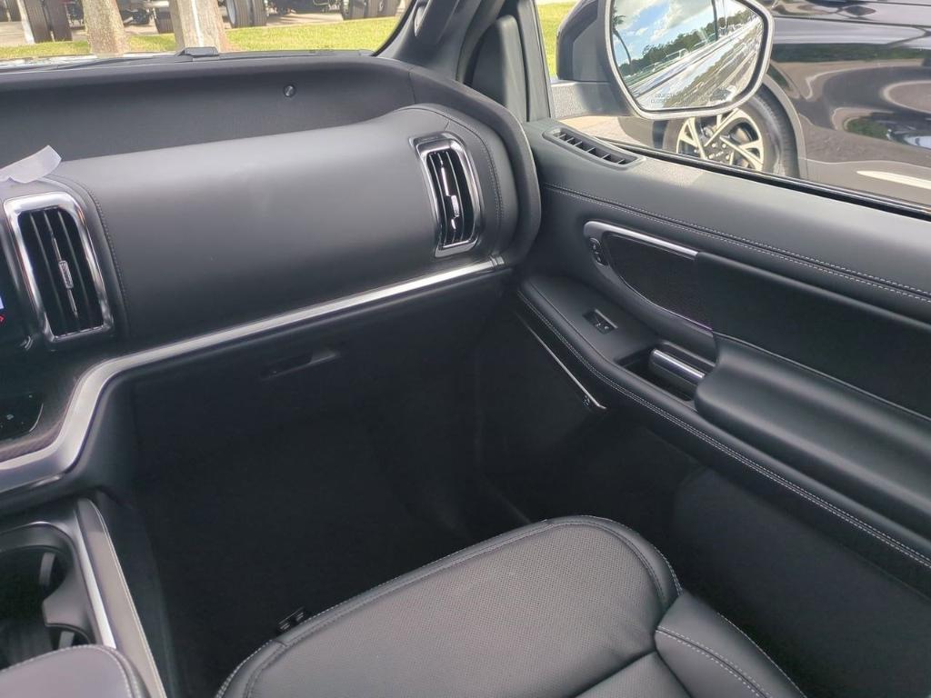 new 2025 Ford Expedition car, priced at $86,358