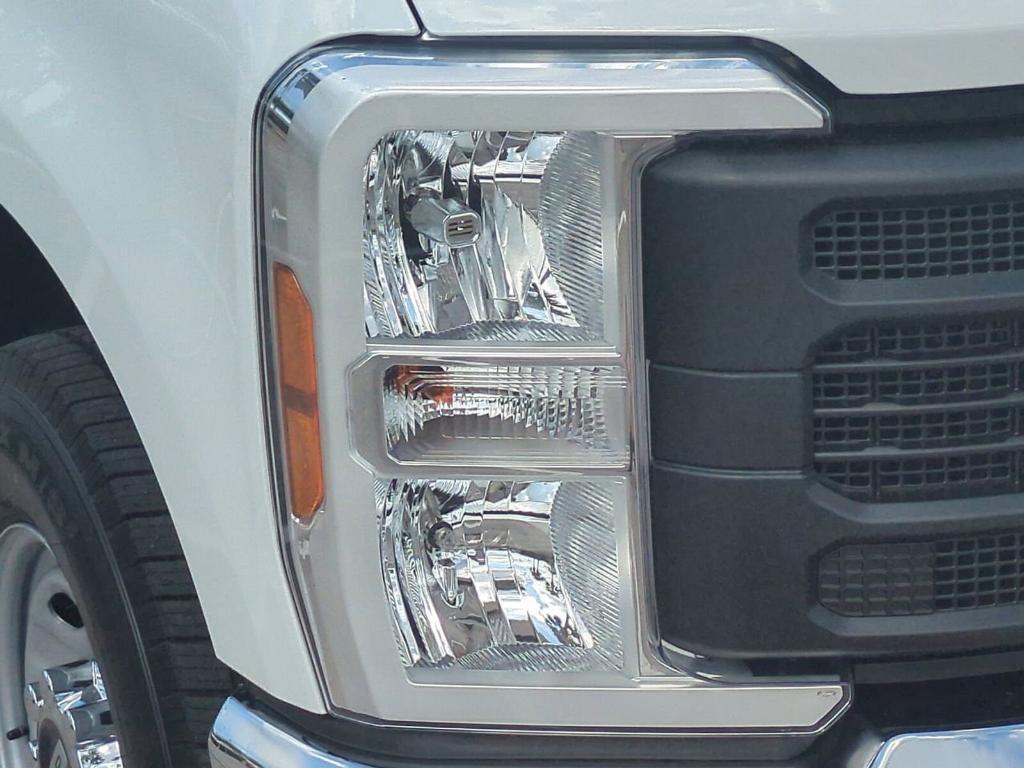 new 2025 Ford F-250 car, priced at $52,470