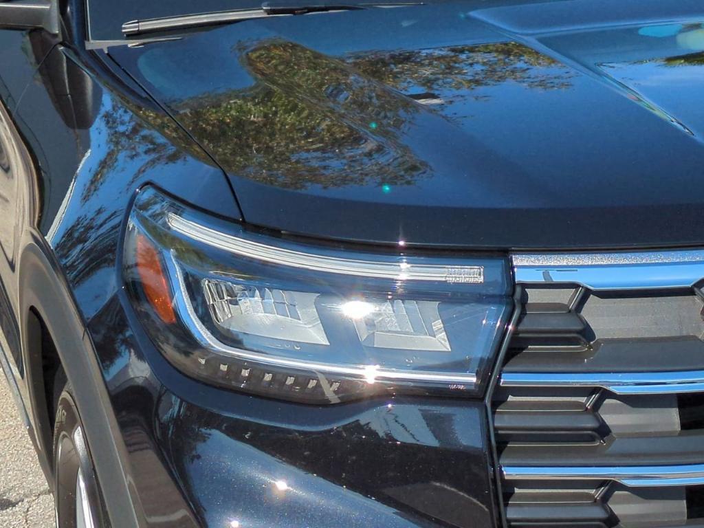 new 2025 Ford Explorer car, priced at $39,669