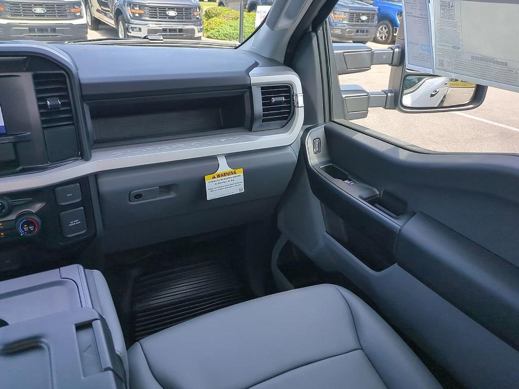 new 2025 Ford F-350 car, priced at $51,820