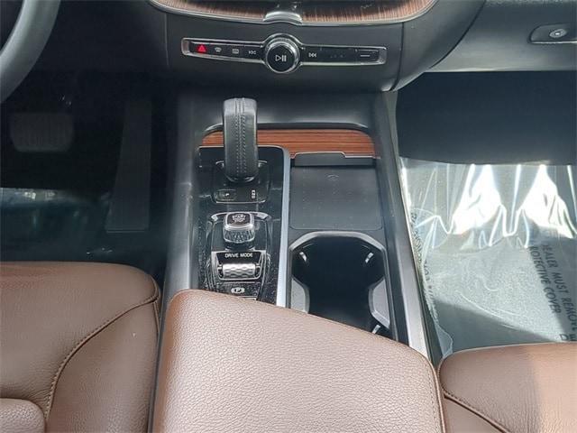 used 2021 Volvo XC60 Recharge Plug-In Hybrid car, priced at $26,478
