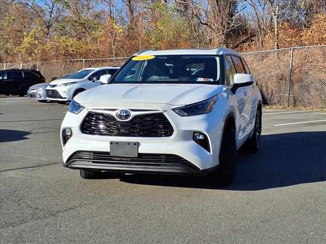 used 2022 Toyota Highlander car, priced at $37,900