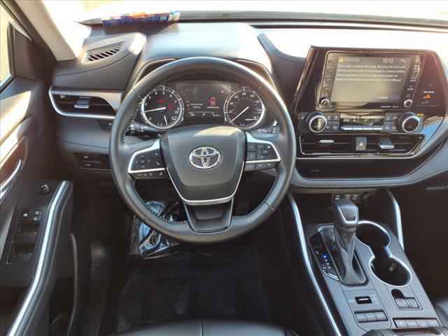 used 2022 Toyota Highlander car, priced at $37,900