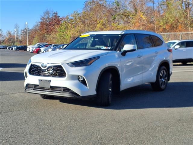 used 2022 Toyota Highlander car, priced at $37,900