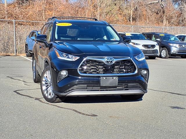 used 2023 Toyota Highlander car, priced at $43,900