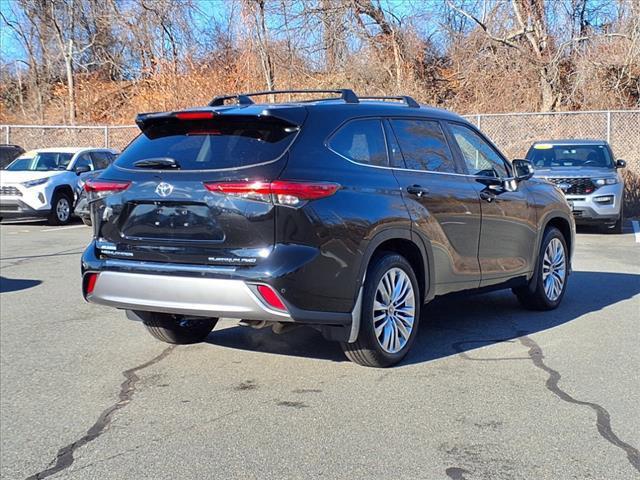 used 2023 Toyota Highlander car, priced at $43,900