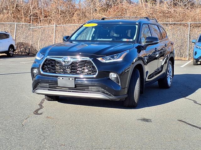 used 2023 Toyota Highlander car, priced at $43,900