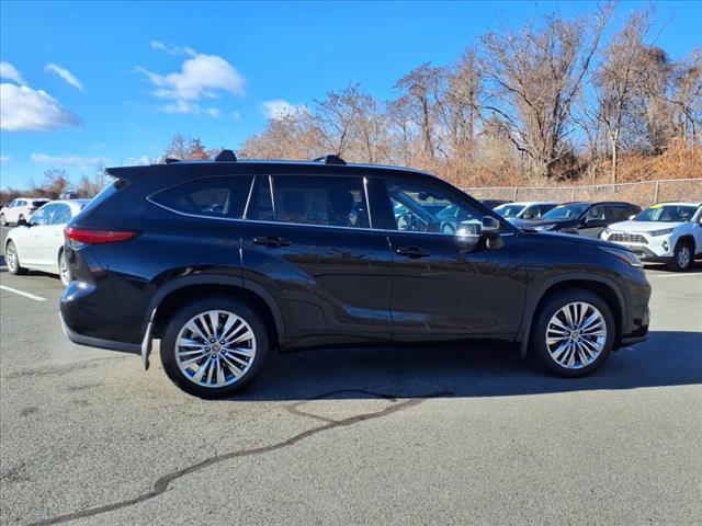 used 2023 Toyota Highlander car, priced at $43,900