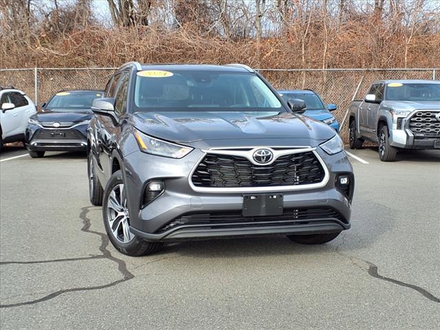 used 2024 Toyota Highlander car, priced at $42,900