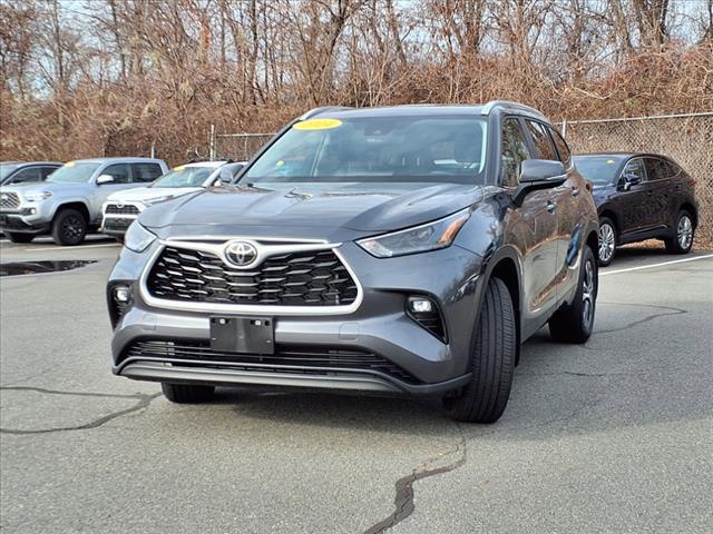 used 2024 Toyota Highlander car, priced at $42,900