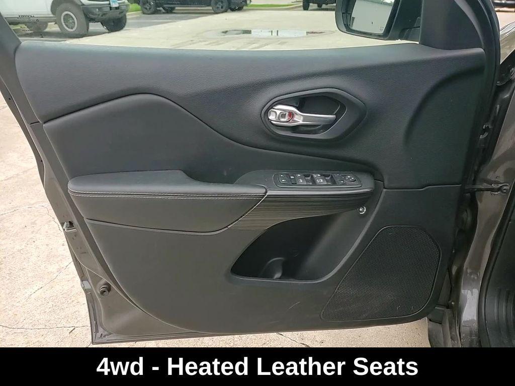 used 2015 Jeep Cherokee car, priced at $10,894