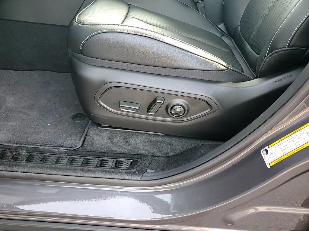 new 2025 Jeep Grand Cherokee L car, priced at $47,927