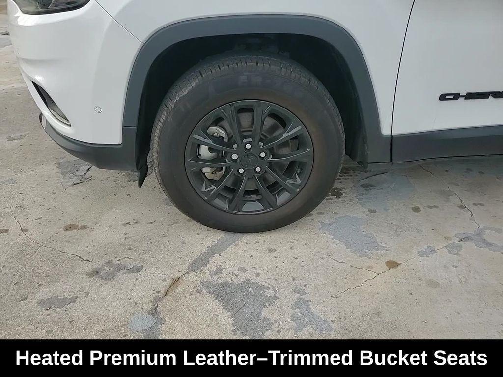 used 2023 Jeep Cherokee car, priced at $20,988