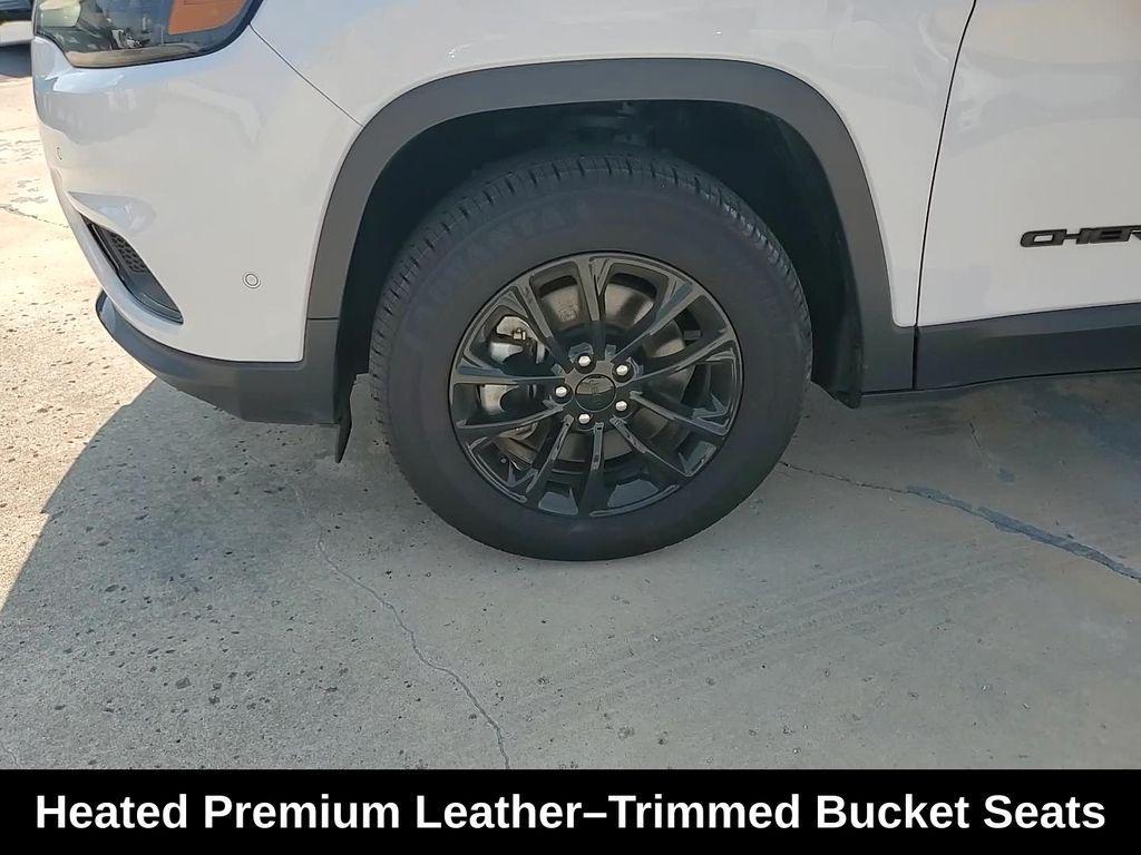 used 2023 Jeep Cherokee car, priced at $21,995