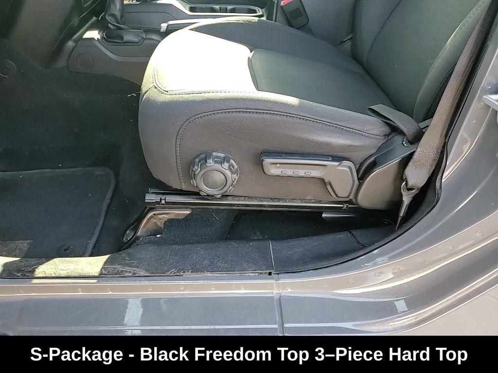 used 2019 Jeep Wrangler Unlimited car, priced at $23,416