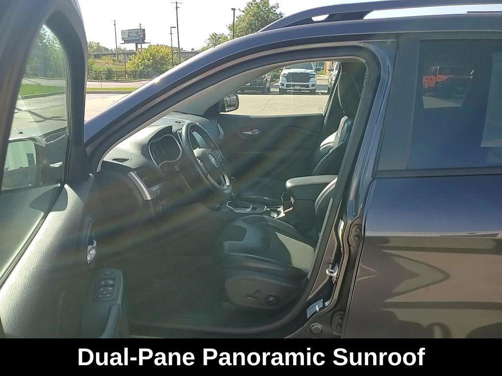 used 2016 Jeep Cherokee car, priced at $15,301
