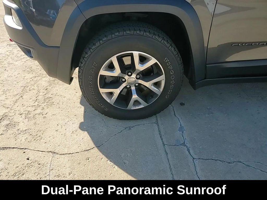 used 2016 Jeep Cherokee car, priced at $15,301
