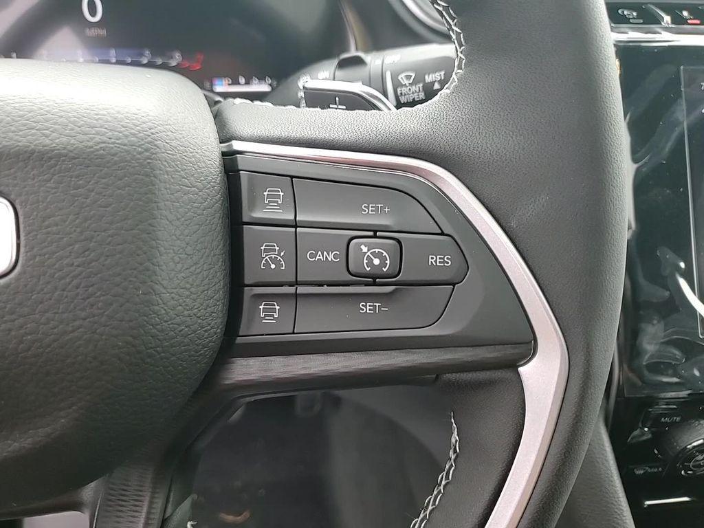 new 2025 Jeep Grand Cherokee L car, priced at $38,828