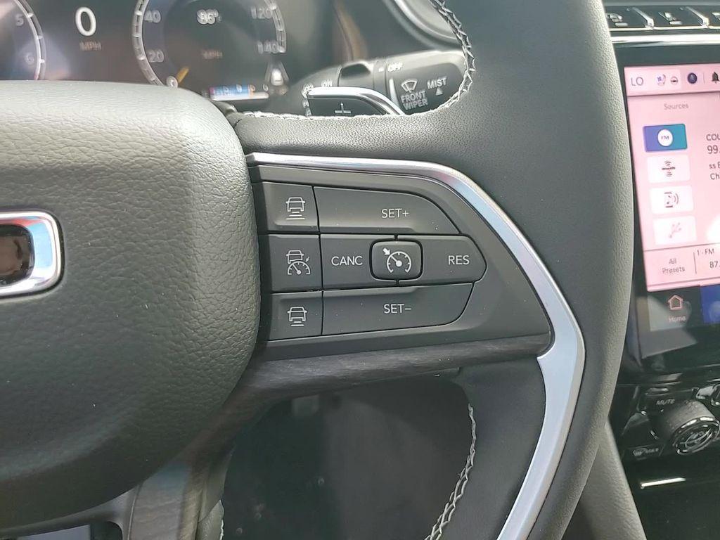 new 2025 Jeep Grand Cherokee car, priced at $47,379