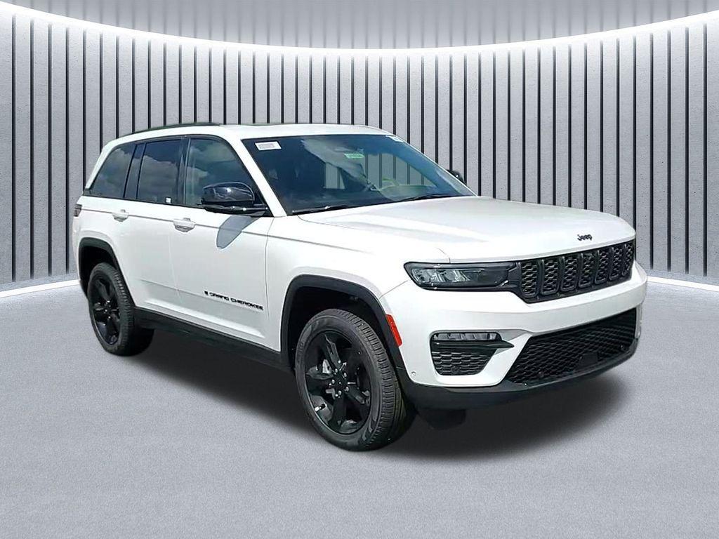 new 2025 Jeep Grand Cherokee car, priced at $47,379