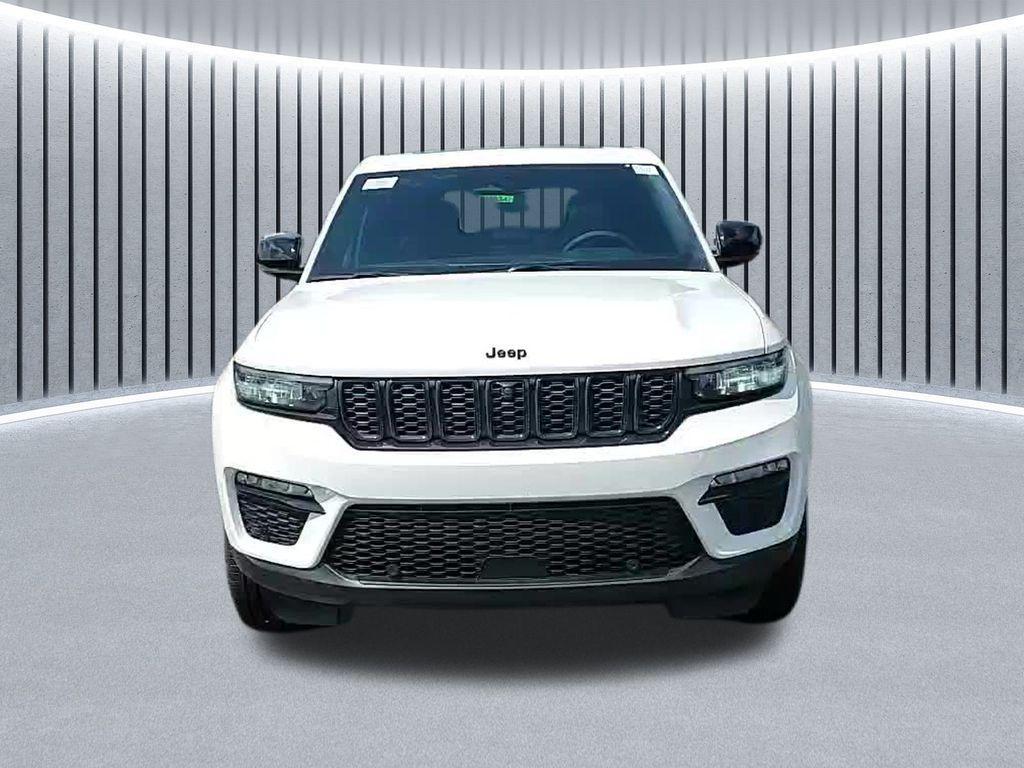 new 2025 Jeep Grand Cherokee car, priced at $47,379