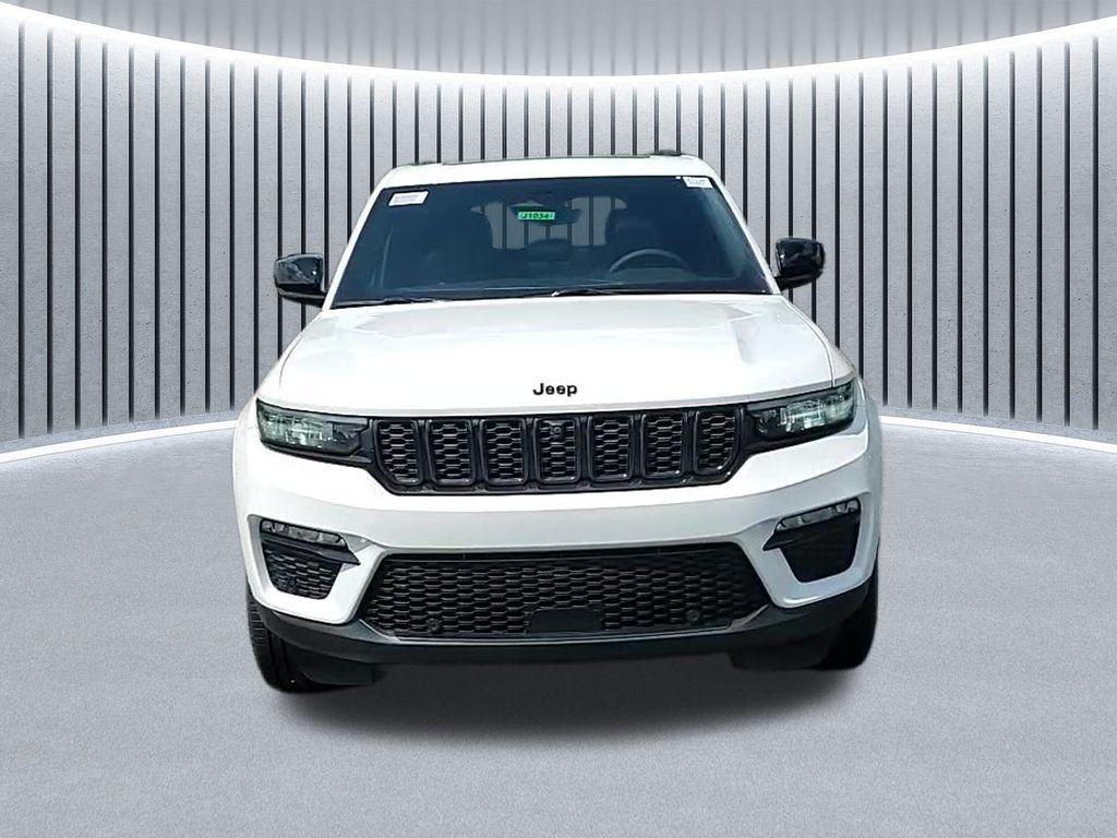 new 2025 Jeep Grand Cherokee car, priced at $47,379