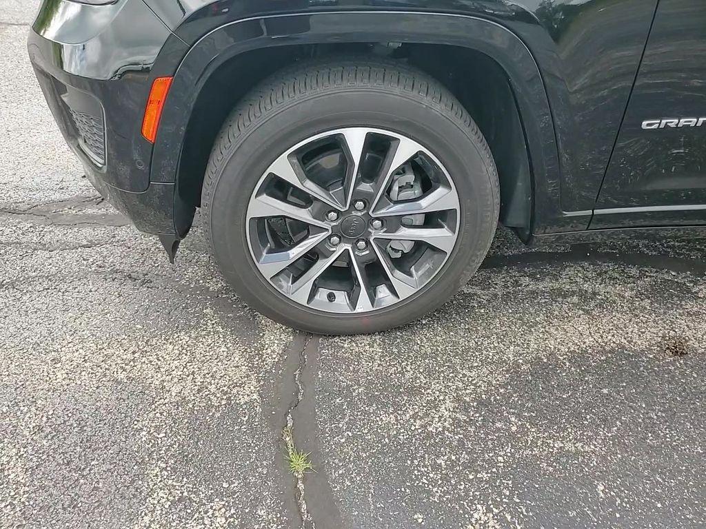 new 2025 Jeep Grand Cherokee L car, priced at $52,642