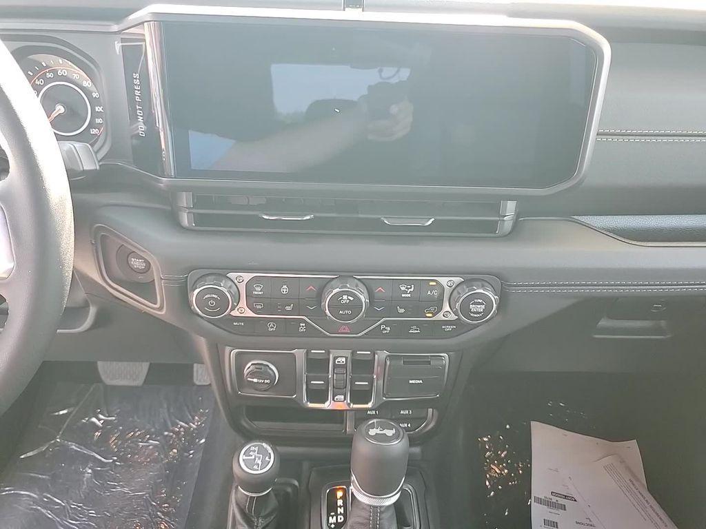 new 2025 Jeep Wrangler car, priced at $55,622