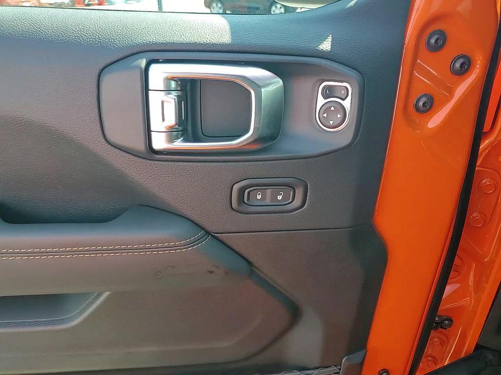 new 2025 Jeep Wrangler car, priced at $55,622