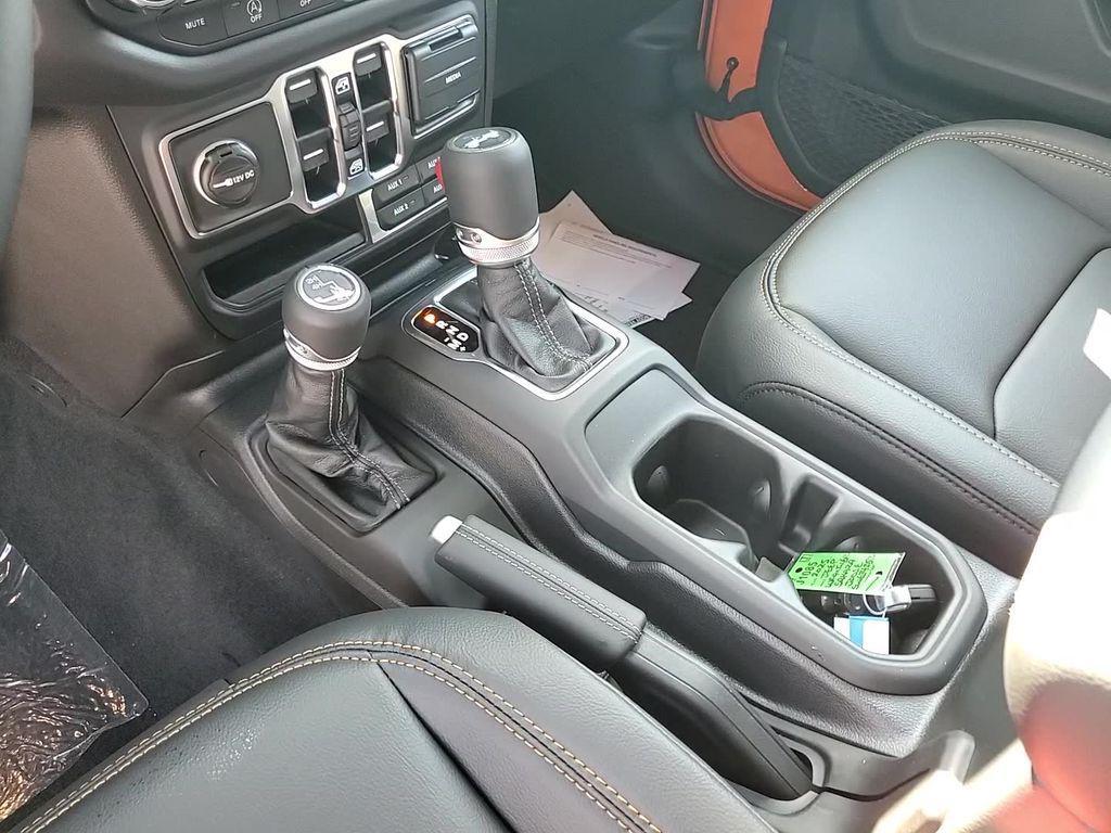 new 2025 Jeep Wrangler car, priced at $55,622