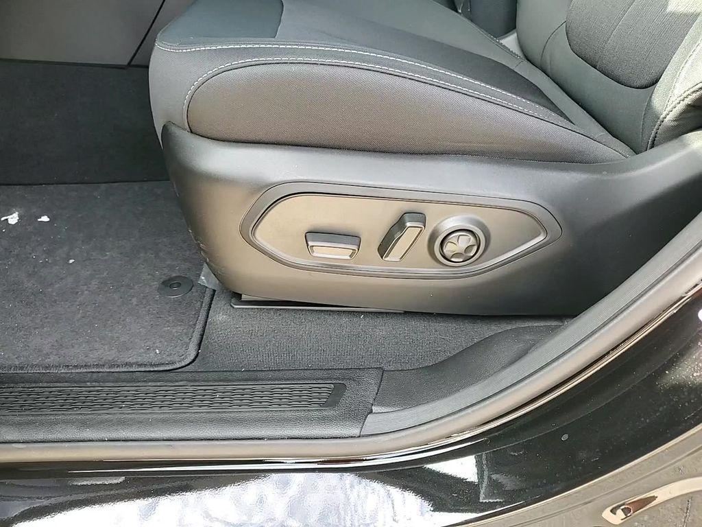 new 2025 Jeep Grand Cherokee L car, priced at $37,928