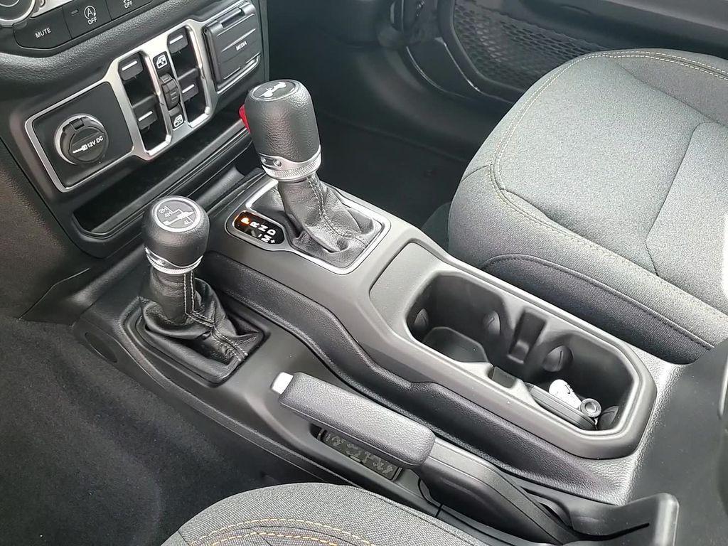 new 2025 Jeep Wrangler car, priced at $48,278