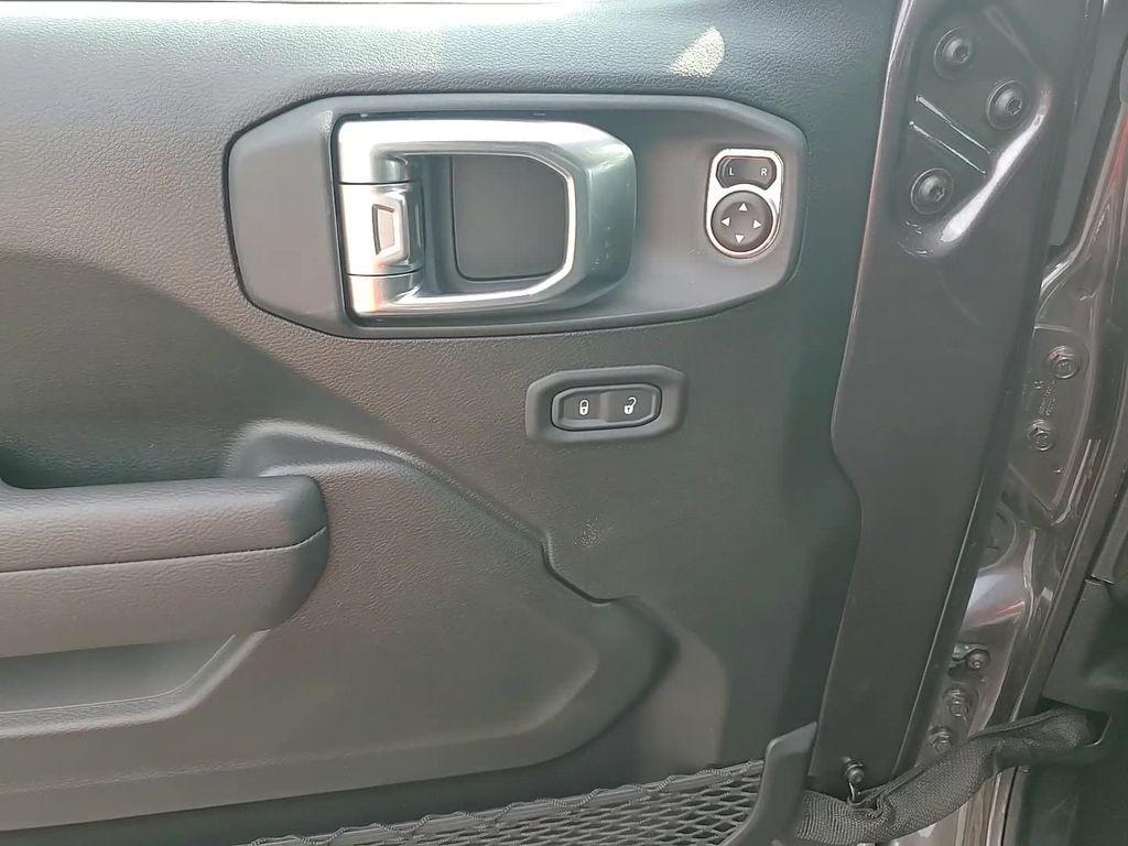 new 2025 Jeep Wrangler car, priced at $48,278