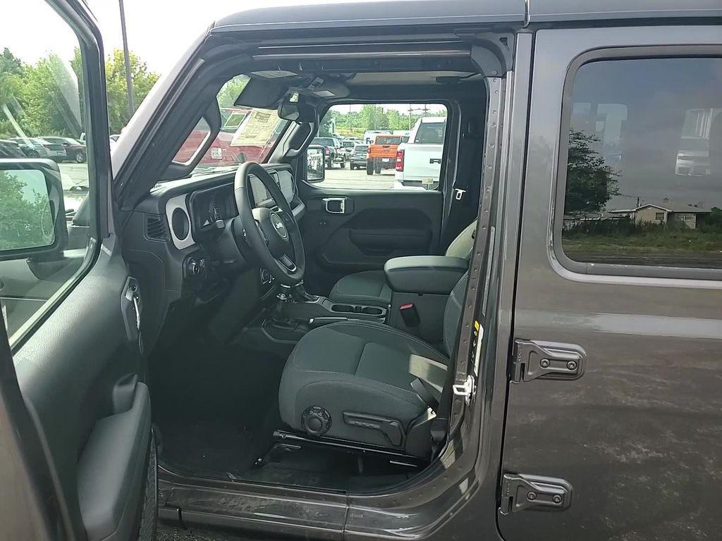 new 2025 Jeep Wrangler car, priced at $48,278