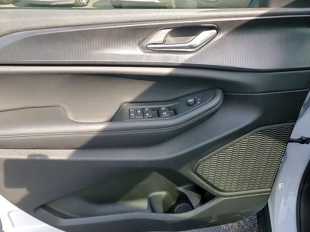 new 2025 Jeep Grand Cherokee L car, priced at $38,675