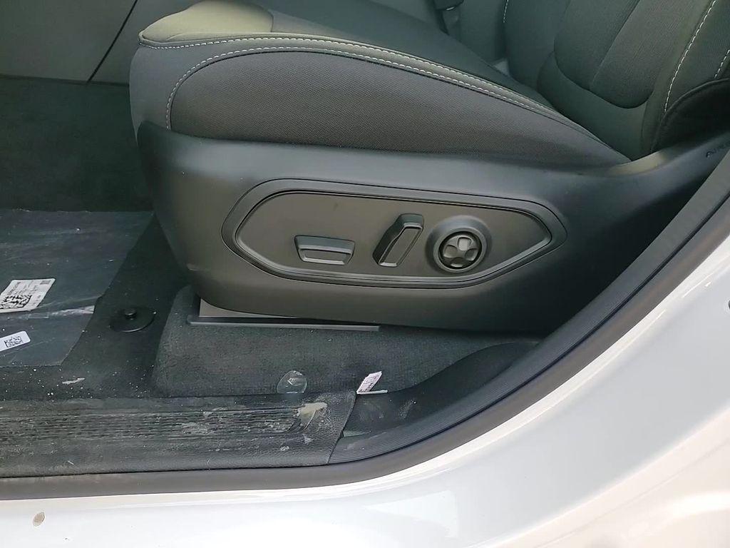 new 2025 Jeep Grand Cherokee L car, priced at $38,675